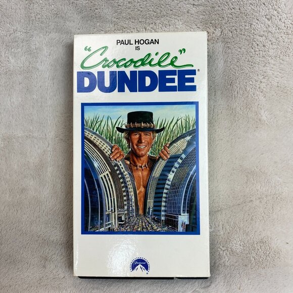 Crocodile Dundee 1986 Paul Hogan Linda Kozlowski Comedy Adventure VHS Tape - Picture 1 of 2
